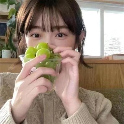 女孩的钓鱼慢活